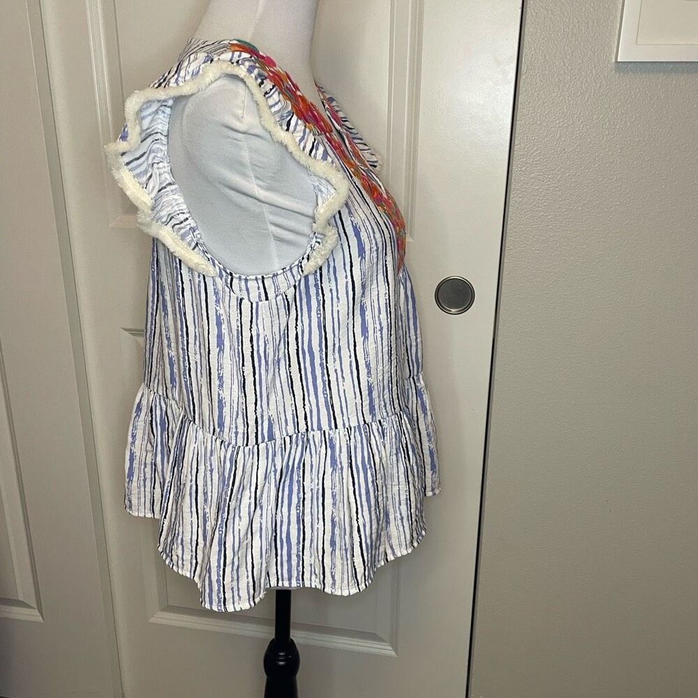 THML Embroidered Top Size Small - Picture 3 of 10